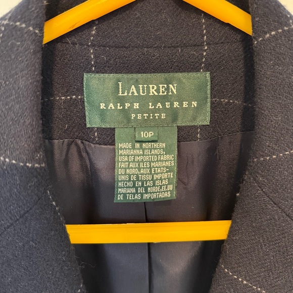 Vintage Lauren Ralph Lauren 100% Wool Blazer. - Picture 2 of 10